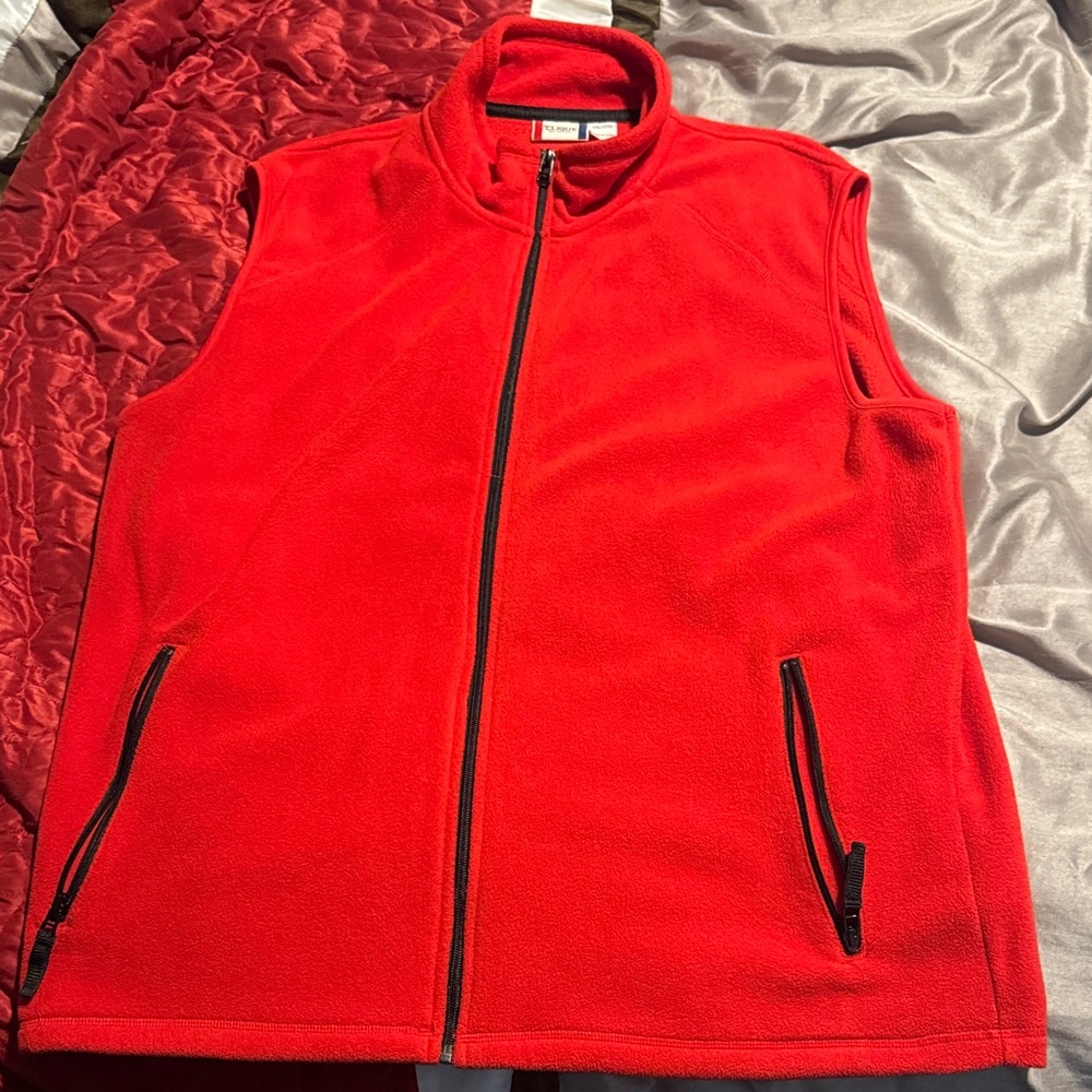 CLIQUE Men's Red Fleece Vest